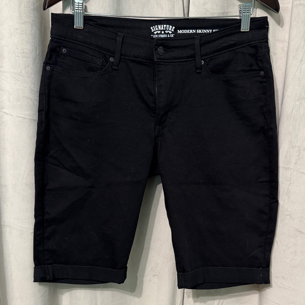 Signature Women's Black Bermuda Shorts